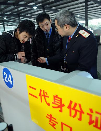 重庆火车票实名制检票乘车第一天