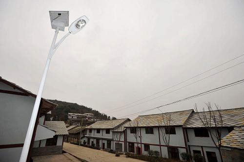 贵州农村用上太阳能路灯