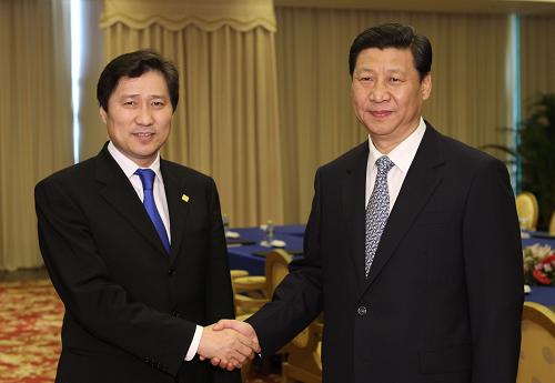 习近平会见蒙古国总理巴特包勒德