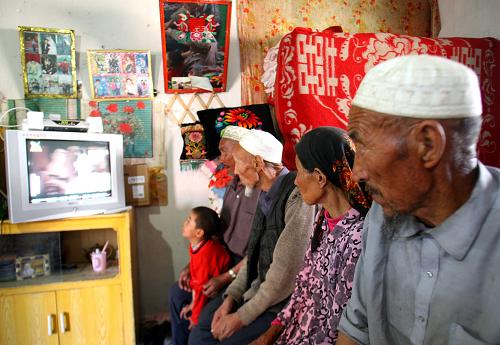 新疆山区牧民看上了卫星电视