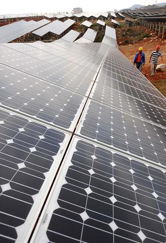 昆明石林太阳能电站首期20兆瓦投产