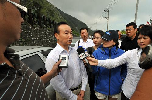 大陆海旅会台北办事处主任范贵山接受记者采访