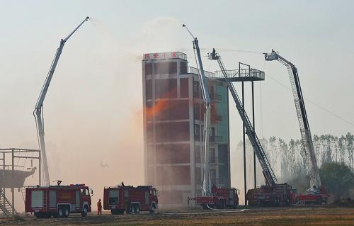 宁夏斥资1.2亿元购置消防装备精彩亮相