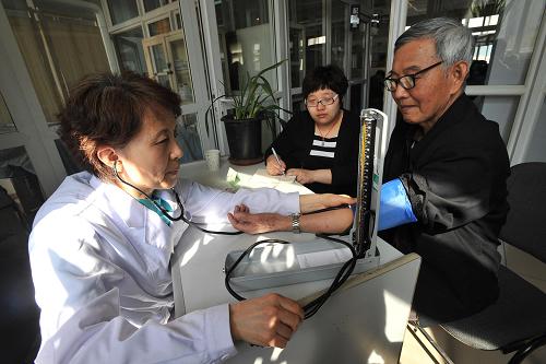 天津开设老年护理门诊服务老年人
