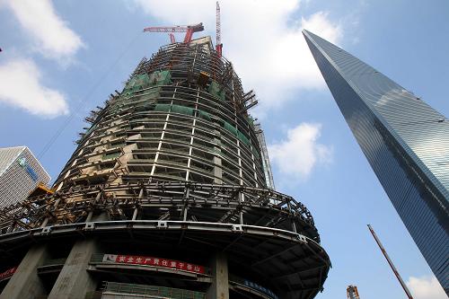 上海中心大厦工程高度已突破200米