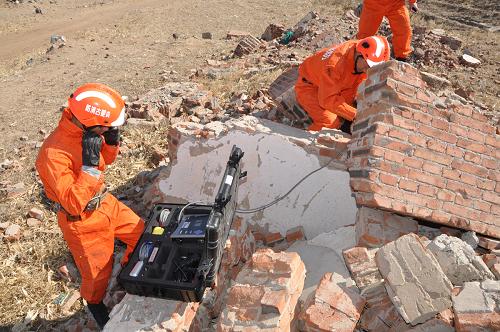 内蒙古通辽消防部队地震救援拉练检验应急抢险