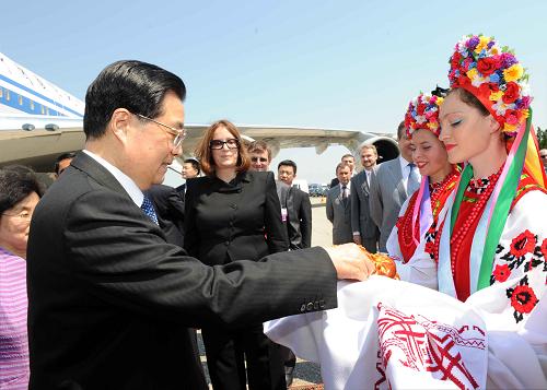 胡锦涛抵达乌克兰开始进行国事访问