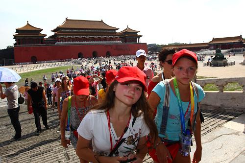 俄罗斯中小学生游览北京名胜古迹