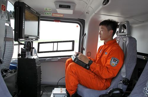 上海:警务直升机每日空中巡查高速公路路况