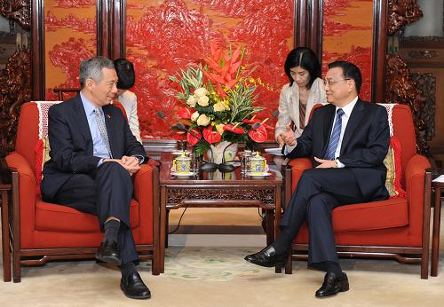 李克强会见新加坡总理李显龙