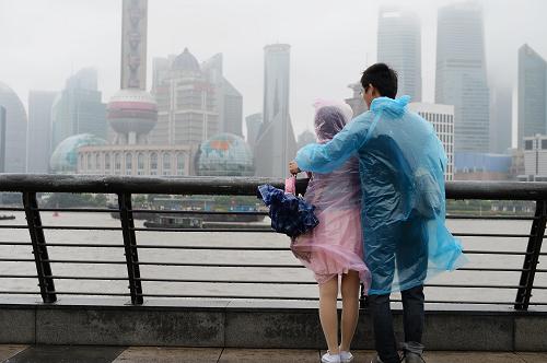 菲特扰沪 上海发布台风蓝色预警