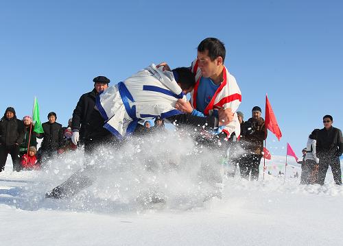 新疆冰雪旅游节尽显哈萨克民族风情