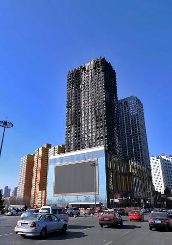 沈阳皇朝万鑫国际大厦门前交通秩序基本恢复正常