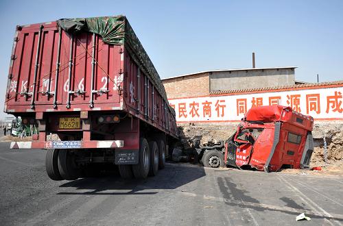 山西临汾发生重大交通事故致12人死16人伤