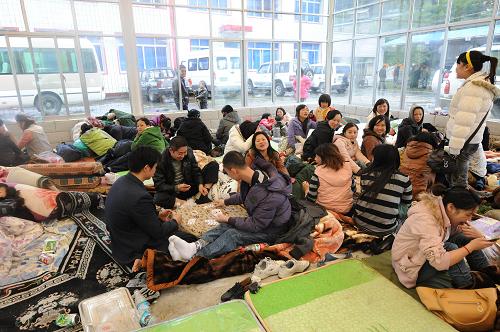 西藏亚东县受灾群众情绪稳定