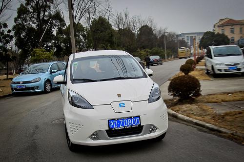 上海首辆免费上牌新能源汽车上路