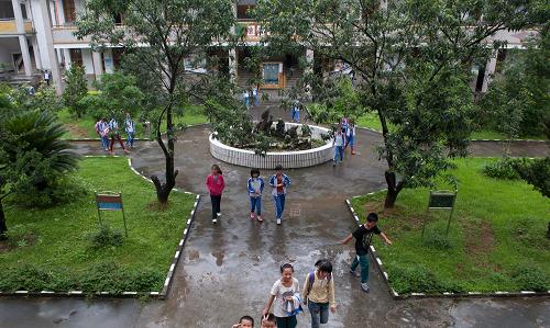 受水灾影响的广东省蕉岭县广福学校全面复课