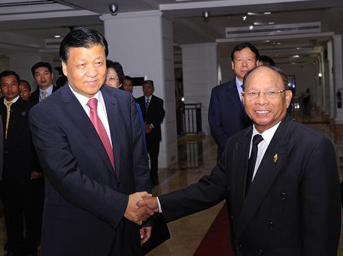 刘云山会见柬埔寨国会主席韩桑林