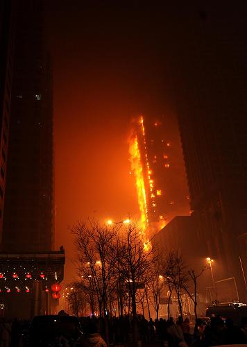 沈阳皇朝万鑫国际大厦大火已被控制