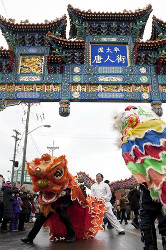 海外华侨华人和当地居民庆祝中国春节