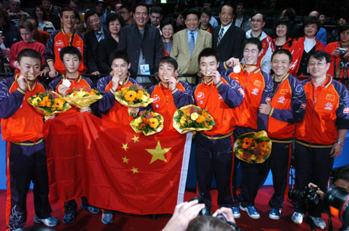 中国男子乒乓球队战胜韩国队成功卫冕斯韦思林