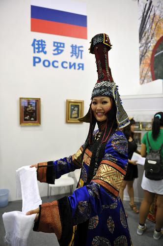 第七届中国民族商品交易会在呼和浩特开幕