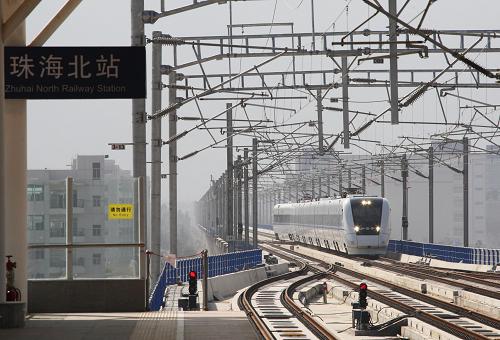 广珠城际铁路首日试运行