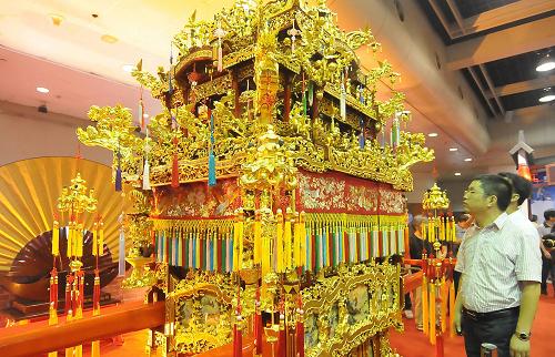 首届中国(浙江)非物质文化遗产博览会开幕