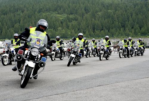 北京警方举行巡警系统警用摩托车技能展示