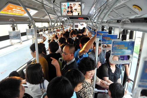 厦门BRT公交车恢复运营