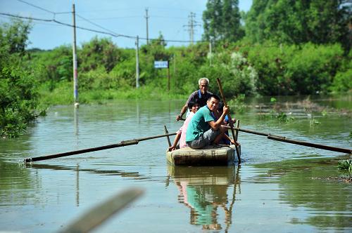 广西南宁邕江沿岸部分村庄遭受洪灾