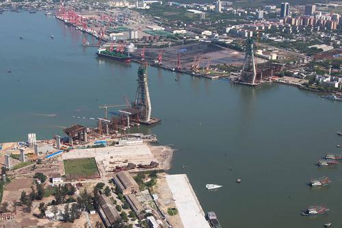 海南洋浦跨海大桥工程进展过半