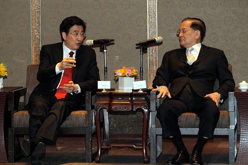 中国国民党荣誉主席连战会见北京市市长郭金龙