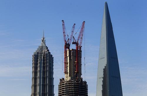 上海中心大厦高度突破300米