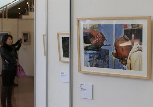 3月22日,活动现场展出的“世界水源日”主题影展。新华社发(李方宇 摄)