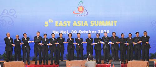 第五届东亚峰会在越南河内开幕 温家宝出席会