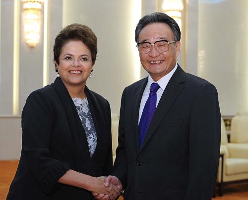 邦国分别会见巴西总统罗塞夫和韩国总理金滉植