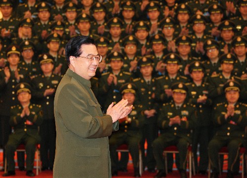 胡锦涛会见武警部队人员 强调忠实履行职责使命