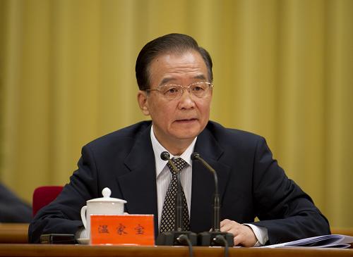 11月29日,中央扶贫开发工作会议在北京召开。中共中央政治局常委、国务院总理温家宝在会议上讲话。新华社记者 李学仁 摄