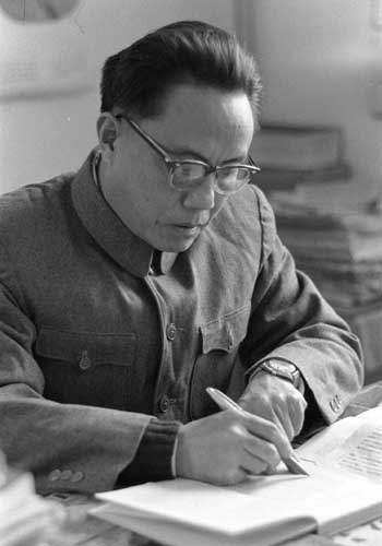 3月22日:毛泽东向工农革命军部队颁布“三大纪律八项注意”