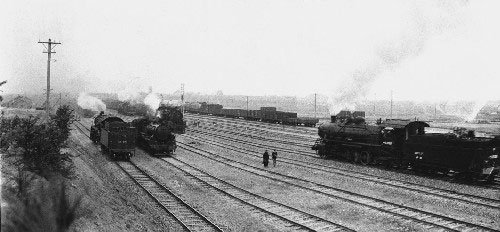 1月3日:鹰厦铁路正式运营
