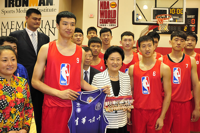 AG旗舰厅十一届NBA中国赛全追忆 乔丹科比詹皇库里全来过