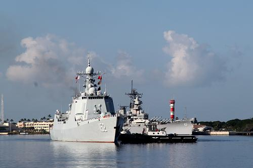 12月13日上午，中国海军152舰艇编队抵达美国夏威夷珍珠港，开始对美国进行为期5天的友好访问。夏威夷是中国海军152舰艇编队环球访问的第11站。