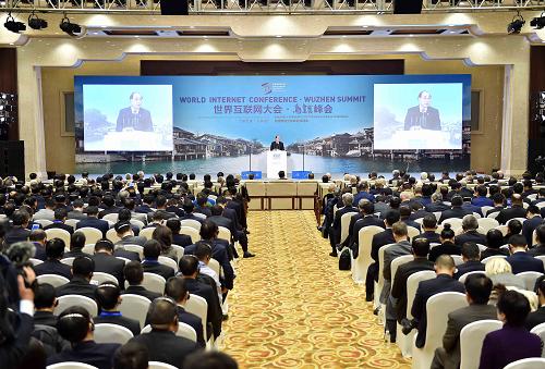 12月16日，第二届世界互联网大会在浙江乌镇开幕。新华社记者 李涛 摄