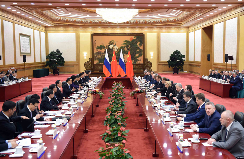 12月17日，国务院总理李克强在北京人民大会堂同俄罗斯总理梅德韦杰夫共同主持中俄总理第二十次定期会晤。新华社记者 张铎 摄
