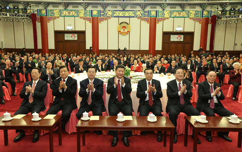 12月31日，全国政协在北京举行新年茶话会。党和国家领导人习近平、李克强、张德江、俞正声、刘云山、王岐山、张高丽出席茶话会并观看演出。