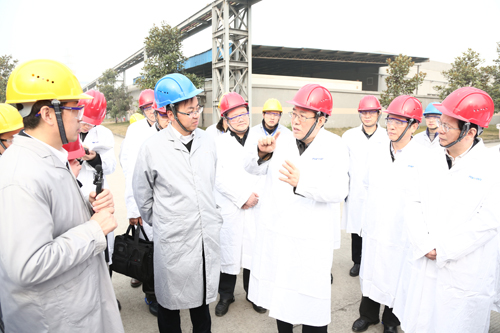 杨焕宁在重庆博腾制药科技公司了解了解安全技术体系建设、风险辨识、职业防护等情况。