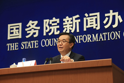 2月23日，国务院新闻办公室在北京举行发布会，邀请商务部部长高虎城介绍2015年商务发展情况，并答记者问。