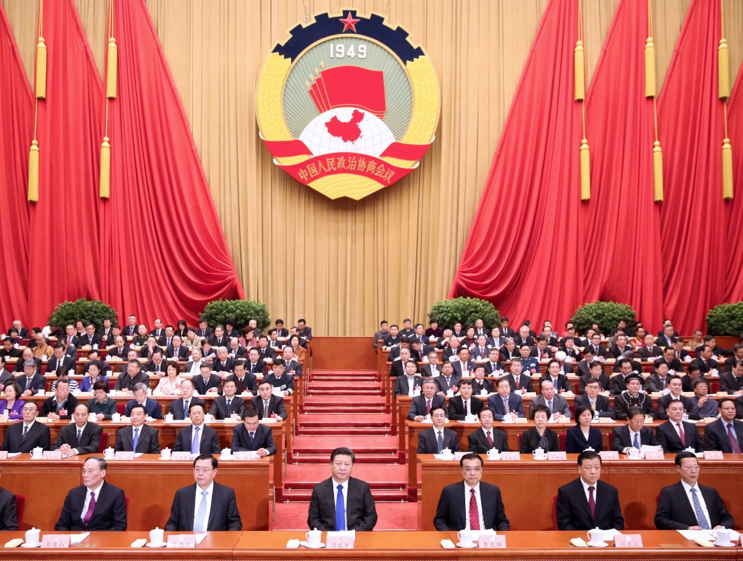 3月3日，中国人民政治协商会议第十二届全国委员会第四次会议在北京人民大会堂开幕。这是习近平、李克强、张德江、刘云山、王岐山、张高丽在主席台就座。新华社记者 兰红光 摄