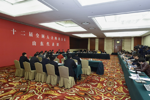 山东代表团小组会议向媒体开放